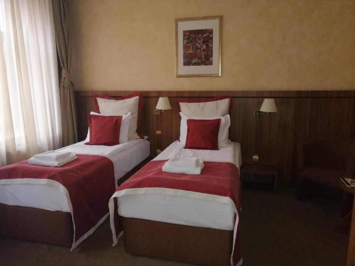 Hotel Gott Braşov Buitenkant foto