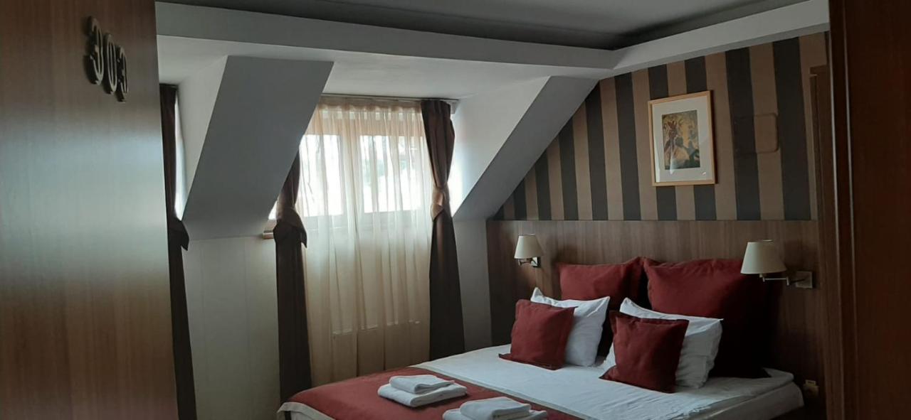 Hotel Gott Braşov Buitenkant foto