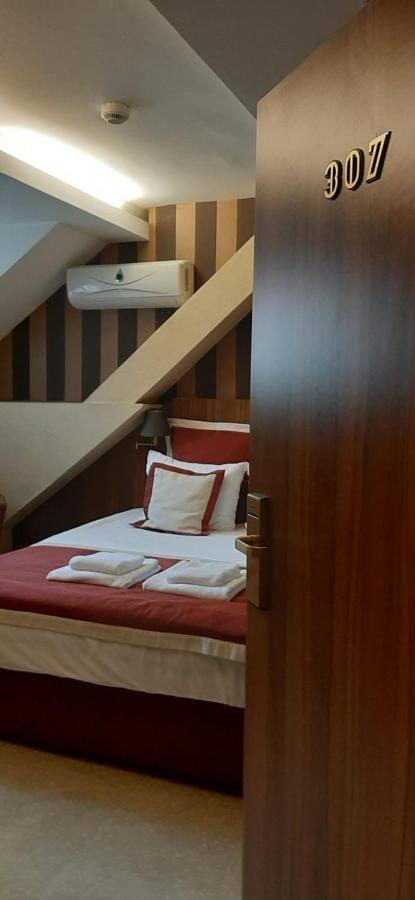 Hotel Gott Braşov Buitenkant foto