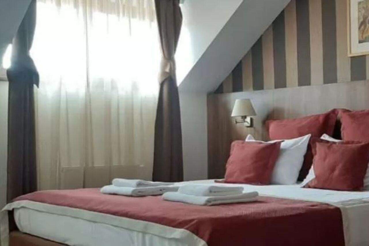 Hotel Gott Braşov Buitenkant foto