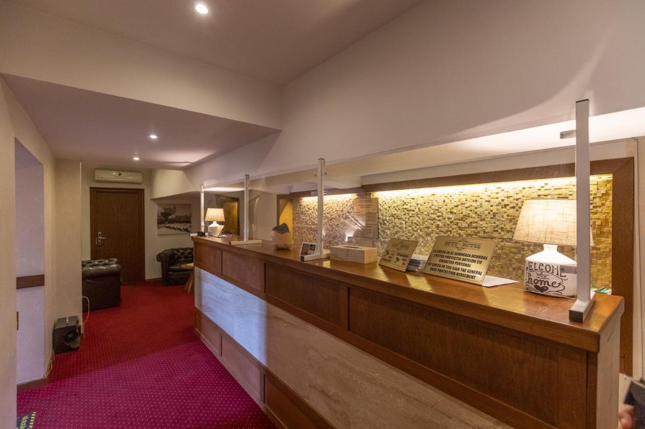 Hotel Gott Braşov Buitenkant foto
