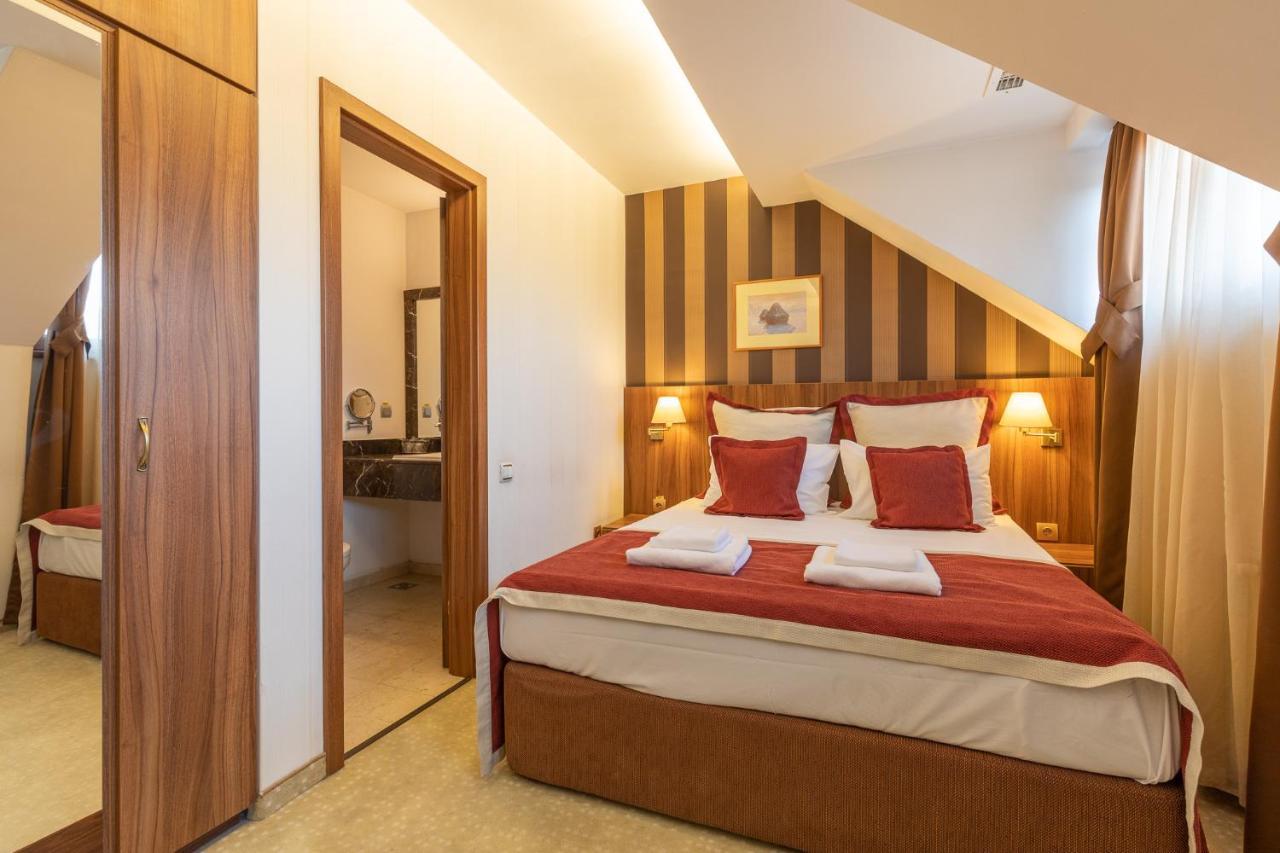 Hotel Gott Braşov Buitenkant foto