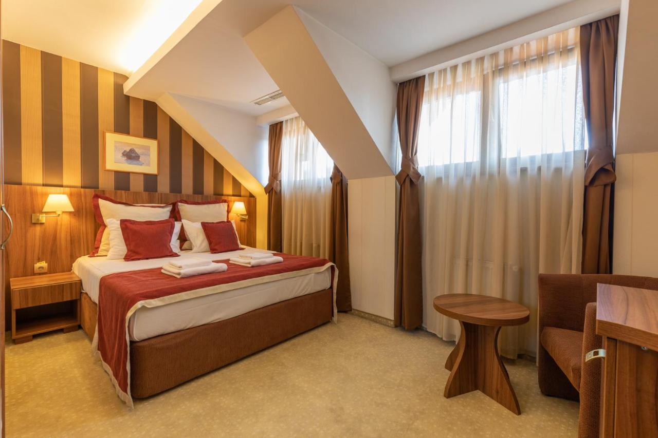Hotel Gott Braşov Buitenkant foto