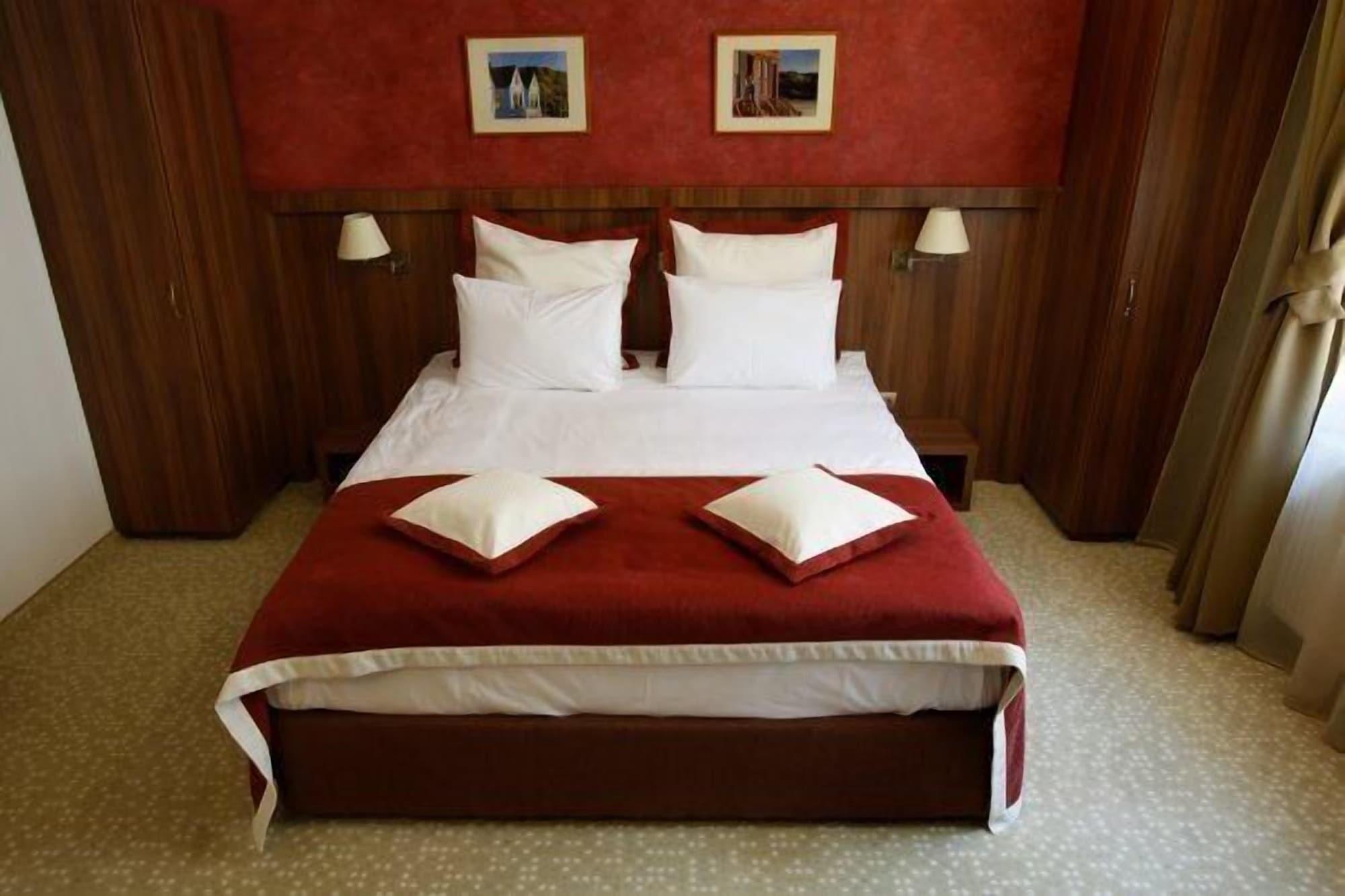 Hotel Gott Braşov Buitenkant foto