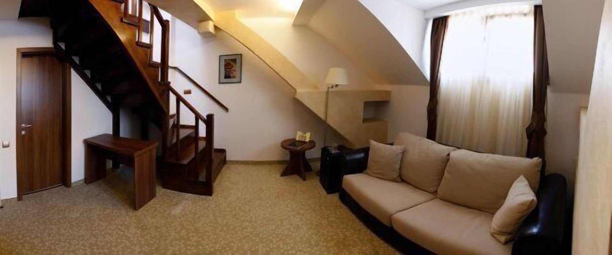 Hotel Gott Braşov Buitenkant foto