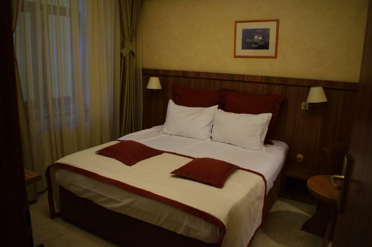 Hotel Gott Braşov Buitenkant foto