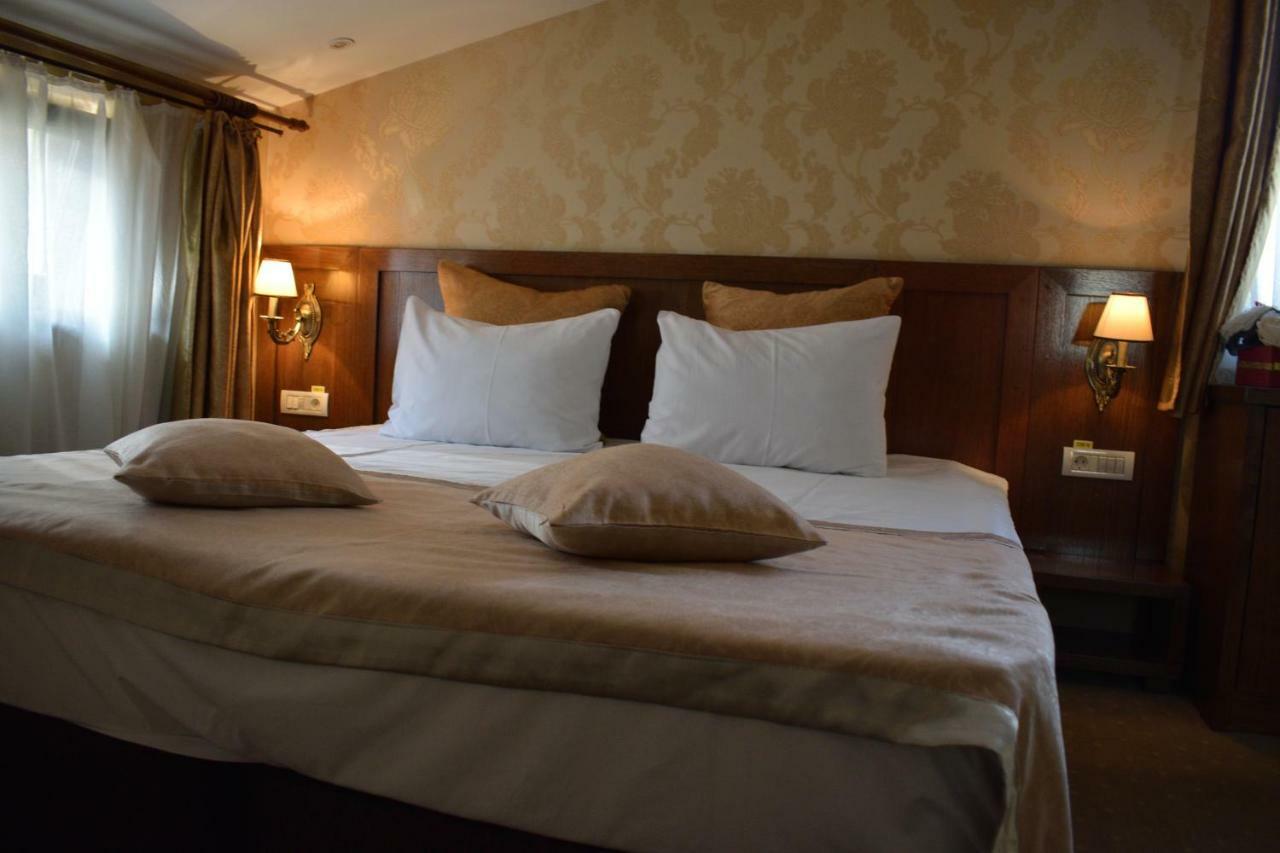 Hotel Gott Braşov Buitenkant foto