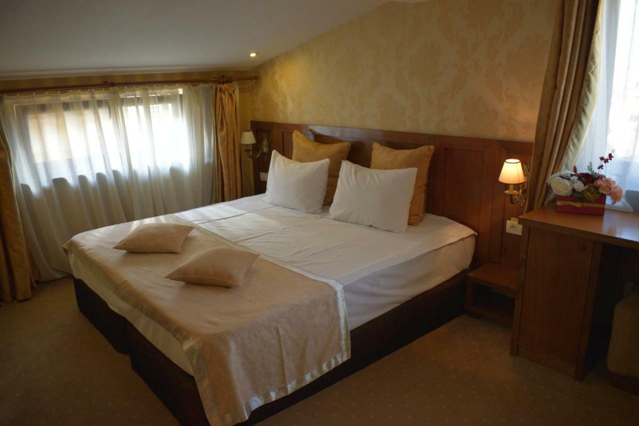 Hotel Gott Braşov Buitenkant foto